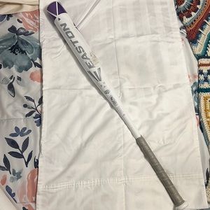 Easton Amethyst Fast pitch softball bat, Purple and White